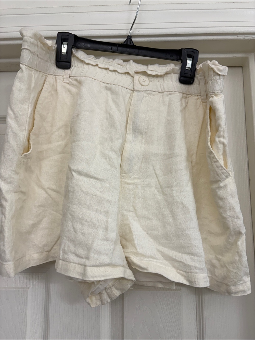 Aeropostale cream soft short